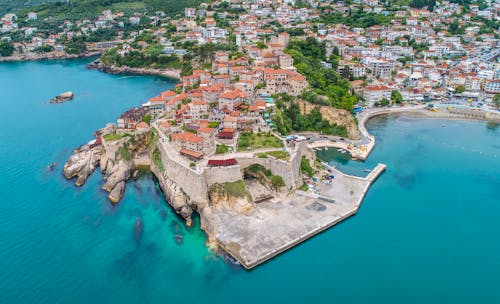 Ulcinj an der Adria im Süden Montenegros &ndash; &copy; radzonimo - stock.adobe.com