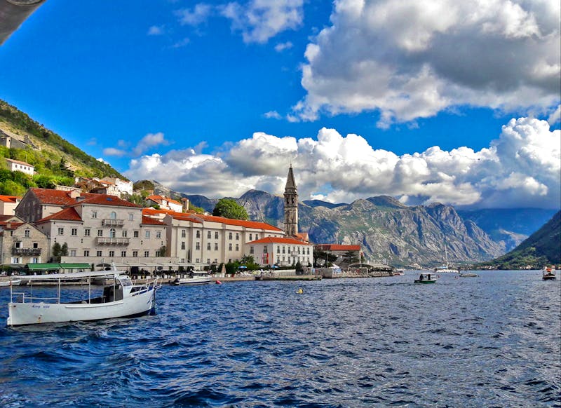 Bootsfahrt bei Perast - Bucht von Kotor - ©Walburga Lindner - Eberhardt TRAVEL
