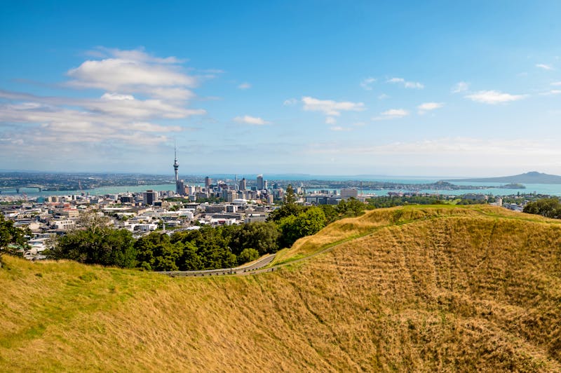 Vulkankrater des Mount Eden in Auckland - Neuseeland - &copy;luchschen - stock.adobe.com