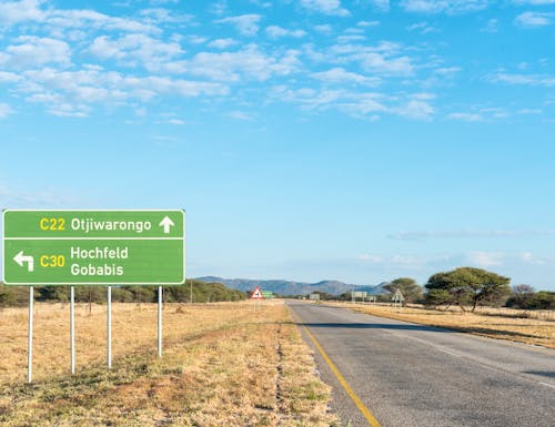 Straße nach Otjiwarongo in Namibia – © Grobler du Preez - stock.adobe.com