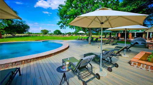 Otjiwa Safari Lodge - Poolbereich – © Otjiwa Safari Lodge