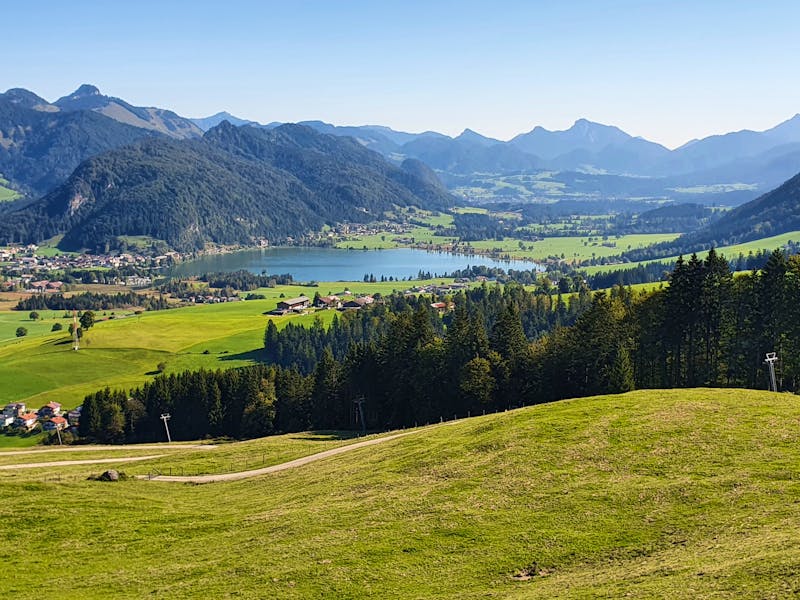 Blick auf den Walchsee vom Lift Zahmer Kaiser - ©Sophia Bär - Eberhardt TRAVEL