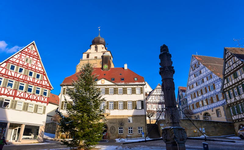 Herrenberg - Marktplatz mit Stadtkirche im Winter - ©Ilhan Balta - stock.adobe.com