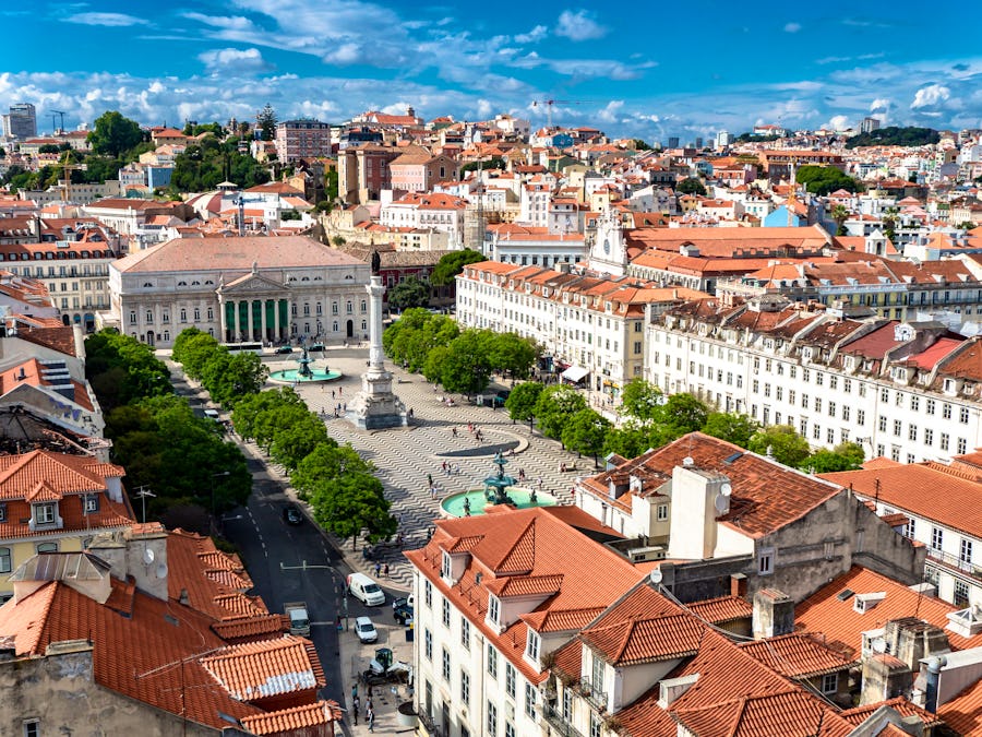 Blick auf die Altstadt Lissabons mit Rossio-Platz - Portugal – © David Brown - stock.adobe.com