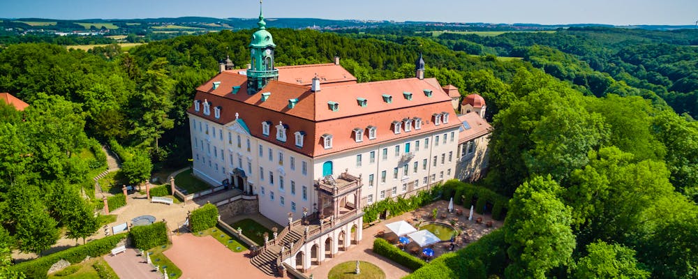 Schloss Lichtenwalde bei Chemnitz in Sachsen – © Chemnitz von oben  - stock.adobe