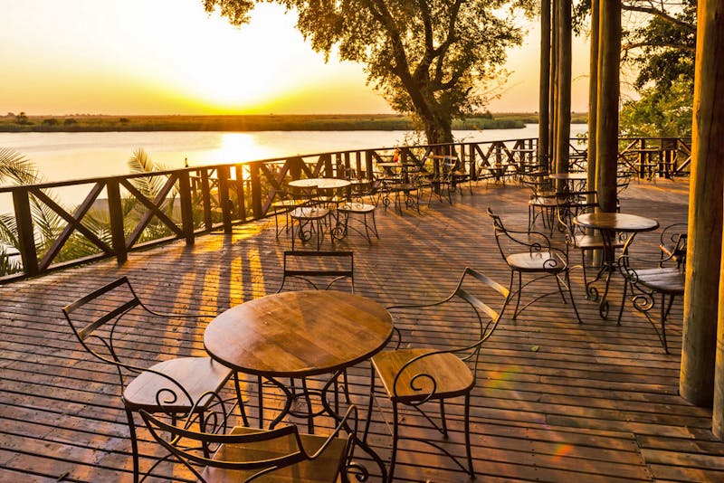 Chobe Marina Lodge bei Kasane - Terrasse am Fluss - ©Chobe Marina Lodge