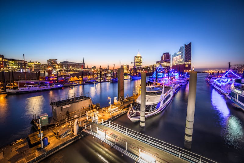Silvester-Schifffahrt in Hamburg - ©powell83 - stock.adobe.com