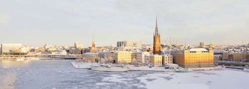 Winter-Panorama von Stockholm - Gamla Stan, Riddarholmen und Kunsholmen &ndash; &copy; hans_chr - stock.adobe.com