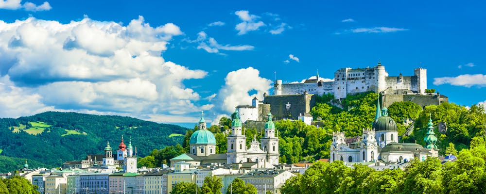 Salzburg - Blick auf die Skyline mit Salzach, Dom und Festung Hohensalzburg – © Rastislav Sedlak SK - stock.adobe.com
