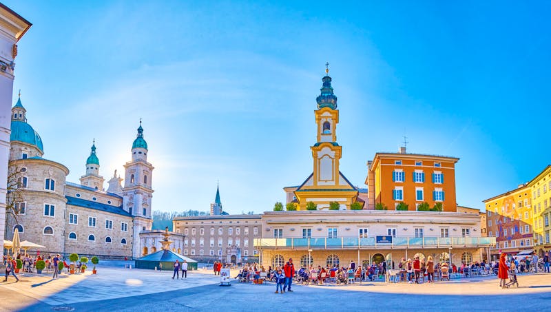 Salzburg - Altstadt mit Mozartplatz und Dom - ©efesenko - stock.adobe.com