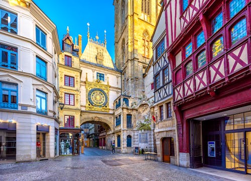 Gros-Horloge - astronomische Uhr in Rouen &ndash; &copy; Ekaterina Belova - stock.adobe.com