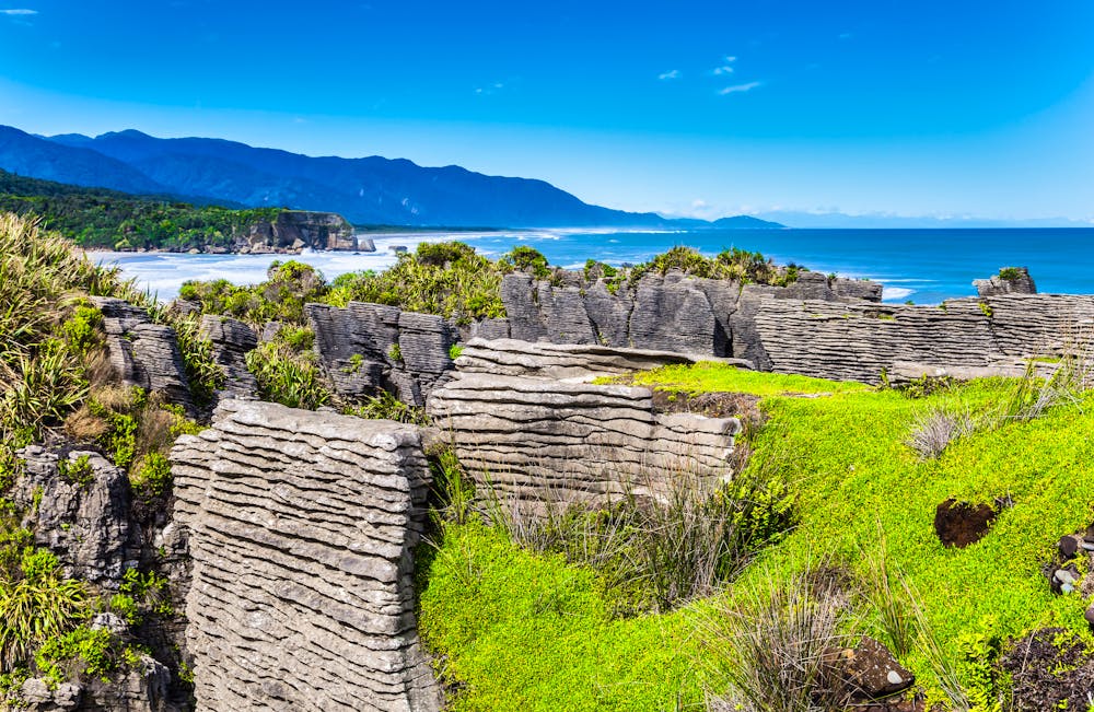 Pancake Rocks von Punakaiki &ndash; &copy; Kushnirov Avraham - stock.adobe.com