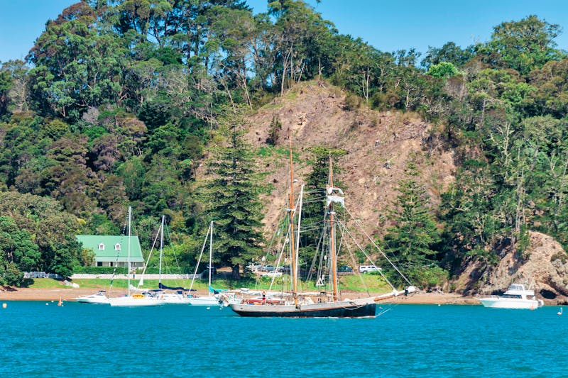 Segelschiff in der Bay of Islands - Neuseeland - ©2018 Ulrike Hammerich - stock.adobe.com