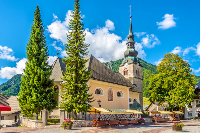 Kirche in Kranjska Gora - Slowenien - &copy;emk  2019 - stock.adobe.com