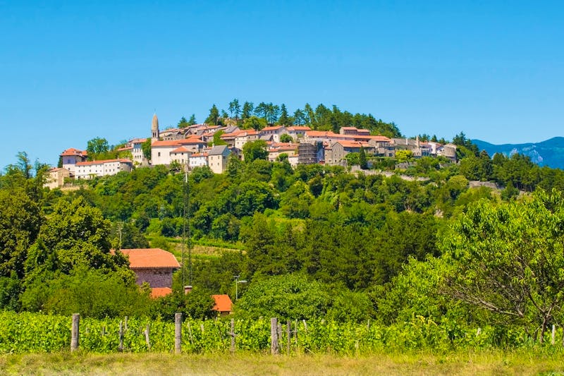 Dorf Štanjel im slowenischen Karstgebiet - ©dragoncello - stock.adobe.com