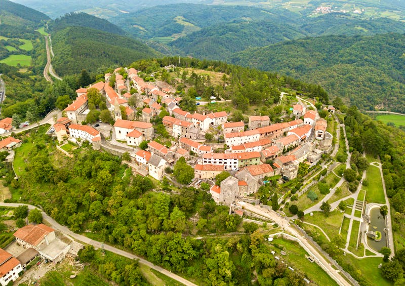 Dorf Štanjel im slowenischen Karstgebiet - ©Stepo - stock.adobe.com