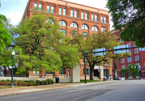 Sixth Floor Museum in Dallas - zum Leben von John F. Kennedy &ndash; &copy; Anett Scheffler - Eberhardt TRAVEL
