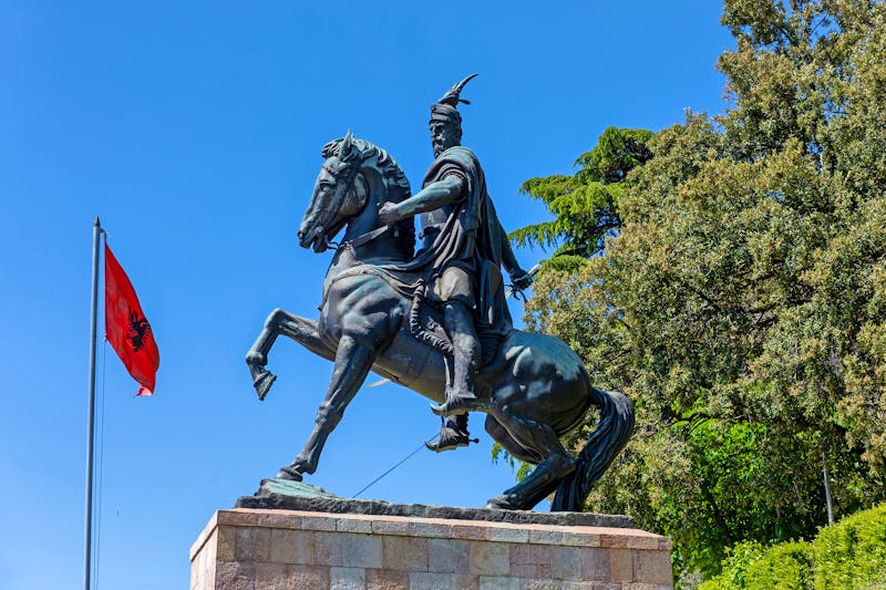 Skenderbeg Denkmal in Kruja - Albanien - ©Adam Radosavljevic - stock.adobe.com