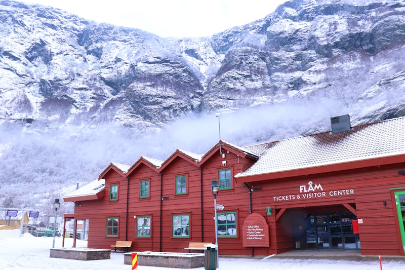 Flam - Bahnhof im Winter - ©SookWei - stock.adobe.com