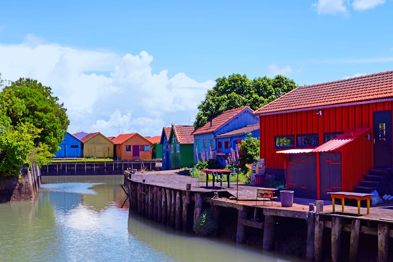 Bunte Fischerhütten im Küstenort Chateau auf der Insel Oleron - ©aro49 - stock.adobe.com