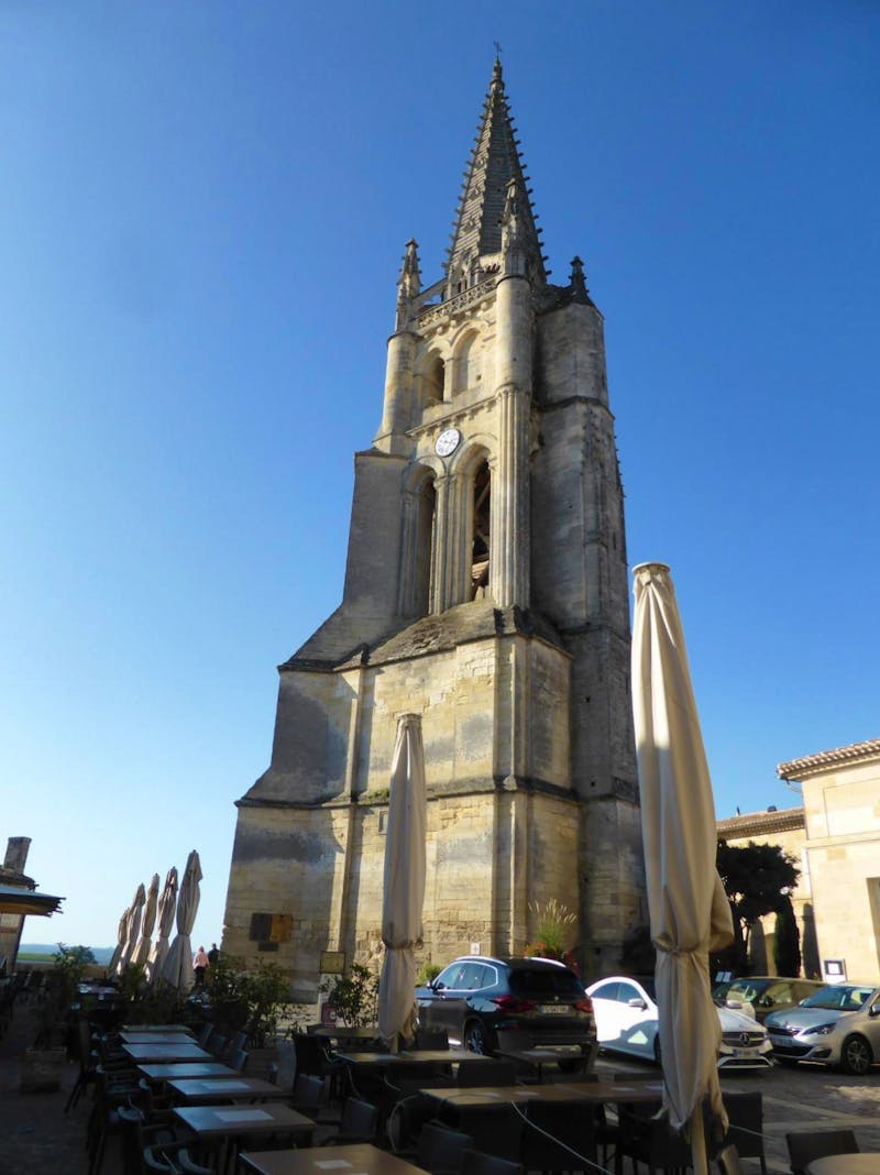 St. Emilion - Glockenturm über Felsenkirche - ©Claudia Bernhardt - Eberhardt Travel