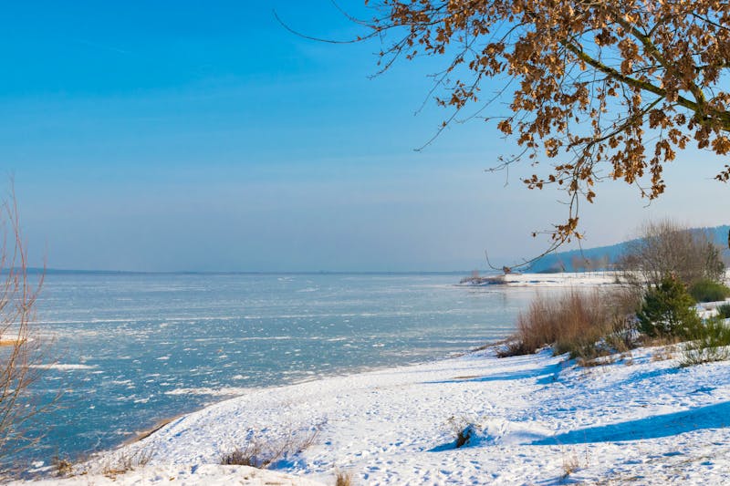 Blick auf den Brombachsee im Winter - &copy;Tina Rabus - stock.adobe.com
