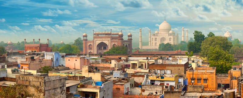 Agra mit Blick auf Taj Mahal  - ©pzAxe - stock.adobe.com