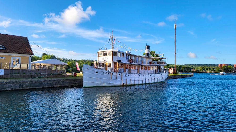Kreuzfahrt Göta-Kanal - MS Diana morgens in Motala &ndash; &copy; Franziska Bergmann