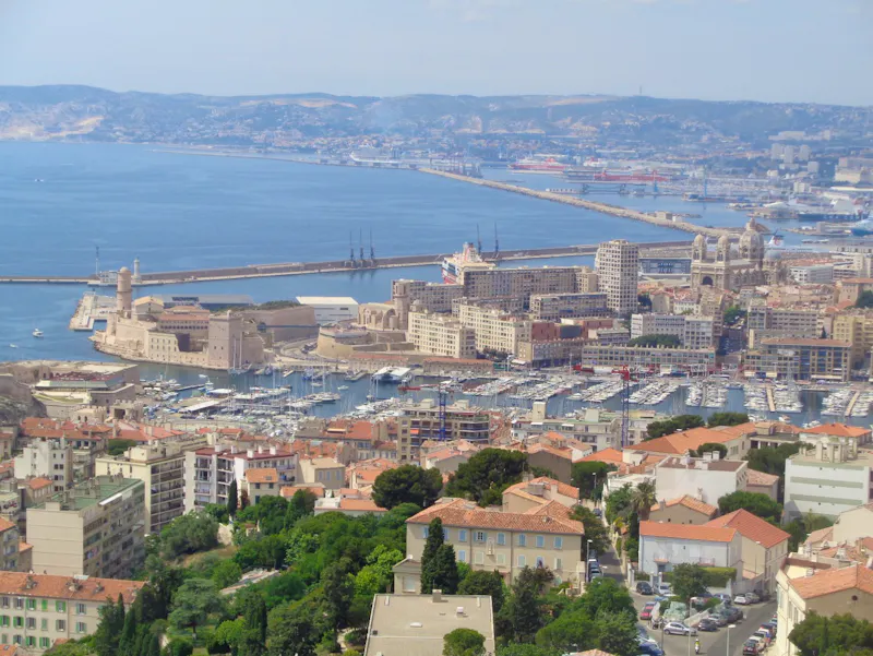 Luftaufnahme von Marseille - &copy;Barbara Mihut - Eberhardt Travel