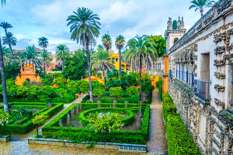 Alcazar Palast mit Garten in Sevilla - ©dudlajzov - stock.adobe.com