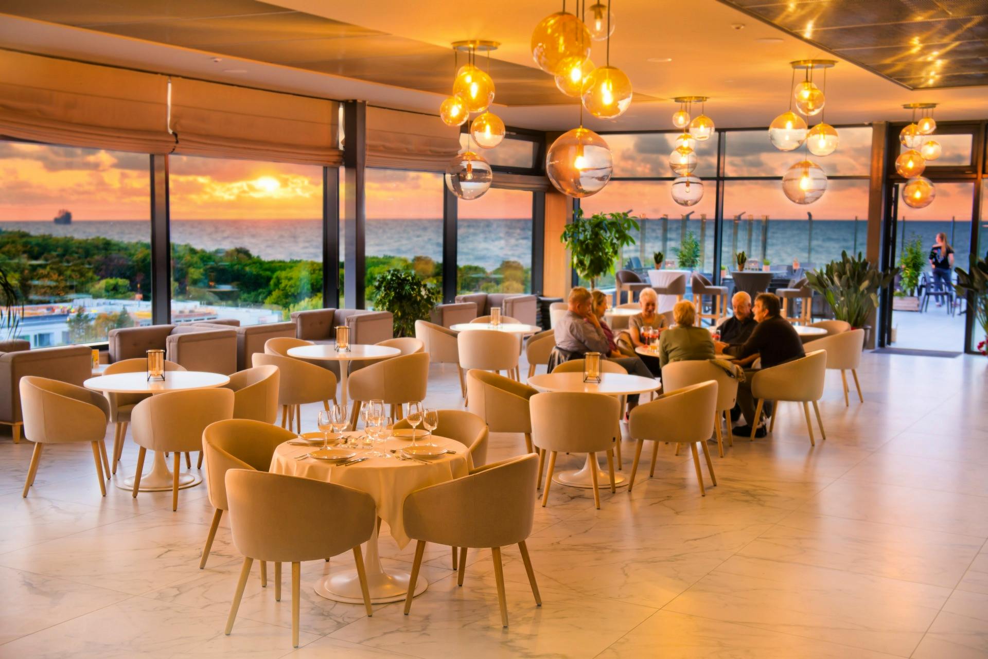 Café in der 11. Etage des Hotels Olymp 4 – © IdeaSpa
