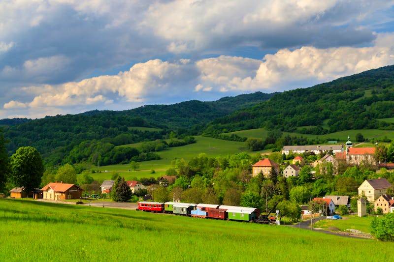 Eisenbahnmuseum in Saubernitz mit Dorf  - ©Richard Semik - stock.adobe.de