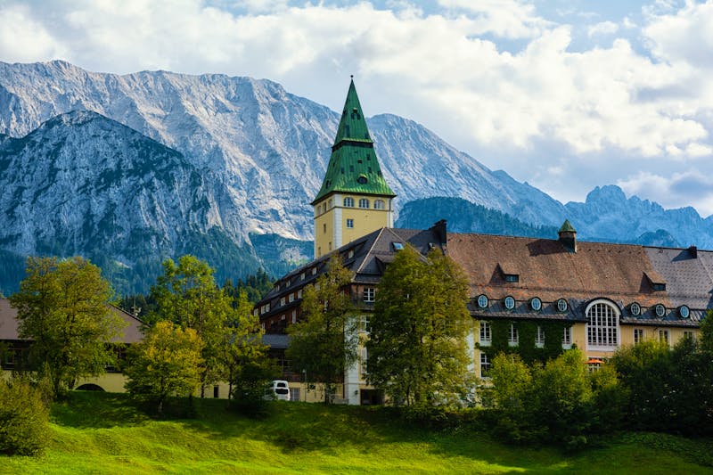 Schloss Elmau in Garmisch-Patenkirchen - ©Andreas - stock.adobe.com