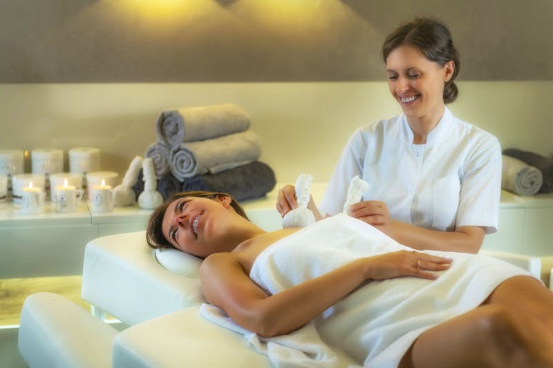 Anwendung im Kur- & Spa-Bereich Hotel Olymp 4 – ©IdeaSpa