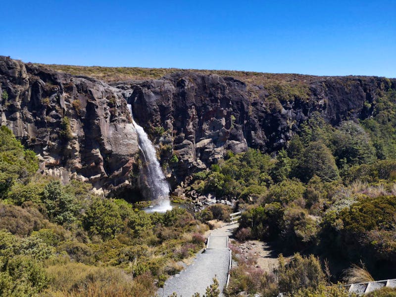 Taranaki Falls im Tongariro Nationalpark - ©Juliane Voigt - Eberhardt TRAVEL