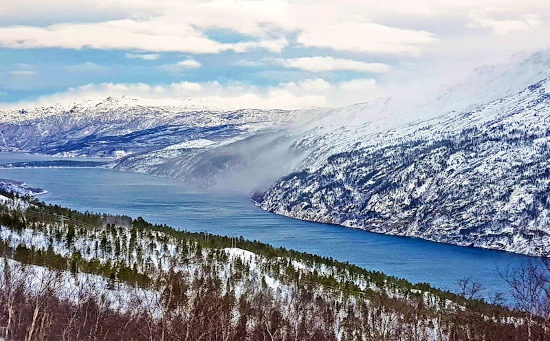 Zugfahrt mit dem Arctic Circle Train von Kiruna nach Narvik - der Meeresarm Rombaksbotn - ©Martin Büchner - Eberhardt TRAVEL