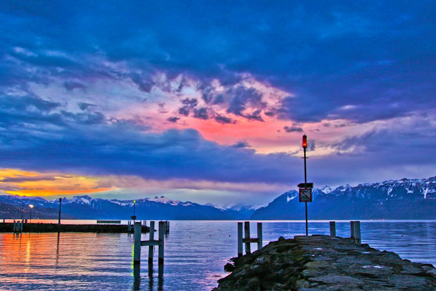 Genfer See am Abend - Lausanne – © MAHATHIR MOHD YASIN 2011 - stock.adobe.com