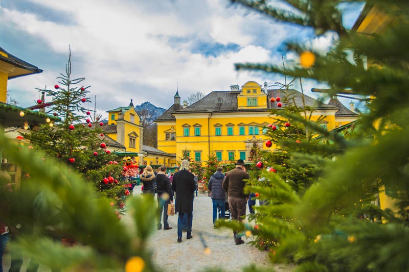 Weihnachtsmarkt auf Schloss Hellbrunn bei Salzburg - ©Anze Furlan / www.psgt-productions.com - stock.adobe.com