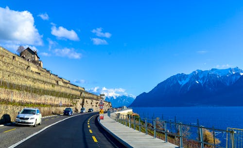 Rundfahrt am Genfer See &ndash; &copy; Ilhan Balta - stock.adobe.com