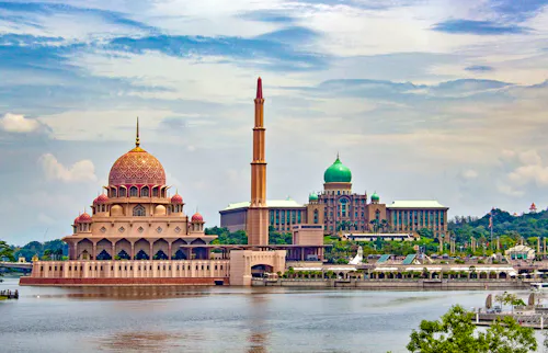 Putra Moschee in Putrajaya &ndash; &copy; Vivien Fiedler - Eberhardt TRAVEL