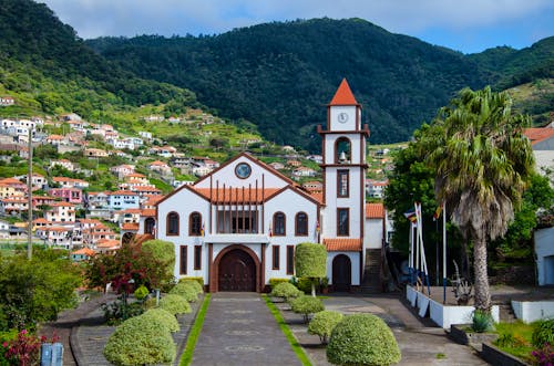 Kirche von Machico in Madeira &ndash; &copy; Wirestock  - stock.adobe.com