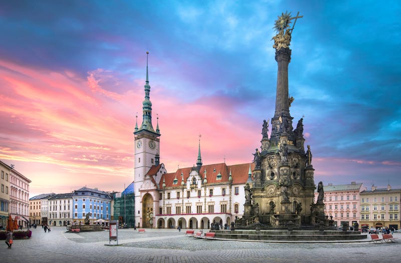 Dreifaltigkeitssäule und Rathaus Olomouc - Olmütz - ©mitzo_bs - stock.adobe.com