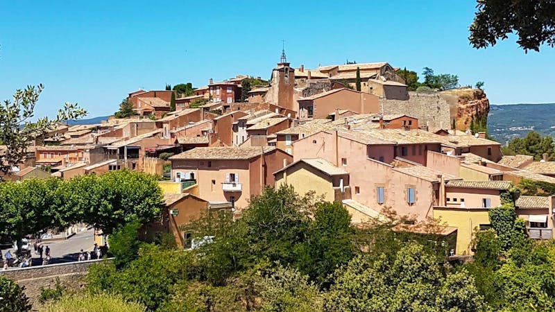 Blick auf Roussillon - ©Alexandre de Bordelius - Eberhardt Travel