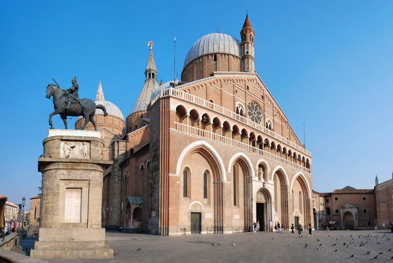 Kirche Saint Anthony in Padua - ©ALollo - stock.adobe.com