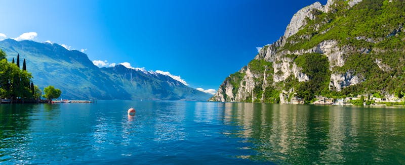Blick auf den Gardasee an der Brenzone - ©Nitr - stock.adobe.com