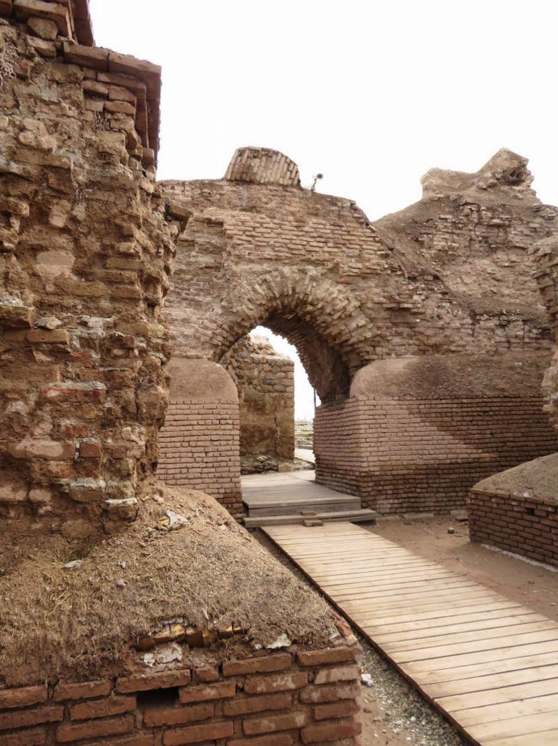 Die Takh-e Suleyman - ©Julian Bartsch - Eberhardt Travel