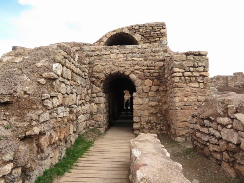 Die Feuertempel-Anlage in der Provinz West-Aserbaidschan - ©Julian Bartsch - Eberhardt Travel