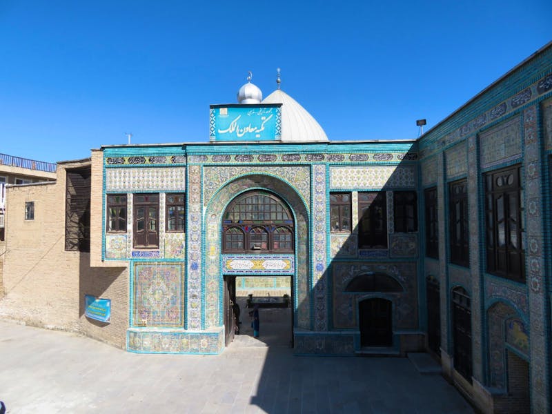 Die Gedenkhalle Tekiyeh Maovenol-Molk in Kermanshah - ©Julian Bartsch - Eberhardt Travel