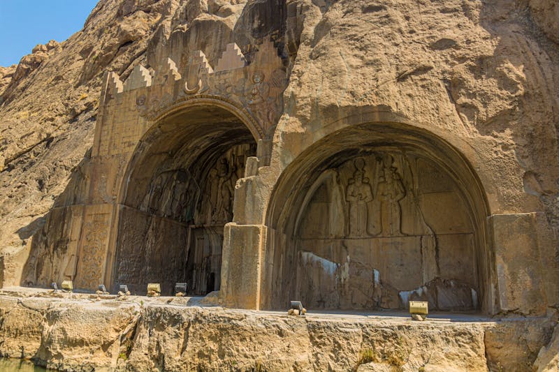 Reliefbilder in den Grotten von  Taq-e Bostan - ©Matyas Rehak - stock.adobe.com