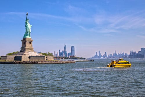 Bootsfahrt nach Liberty Island - Freiheitsstatue &ndash; &copy; susanne2688 - stock.adobe.com